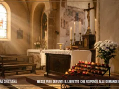Messe per i defunti: il libretto della Diocesi di Como che risponde alle domande più frequenti Altare con candele accese e crisantemi bianchi per le Messe in suffragio dei defunti