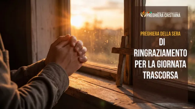 Preghiera della sera di ringraziamento per la giornata trascorsa Mani giunte vicino alla finestra al tramonto durante una preghiera della sera di ringraziamento